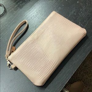 Adrienne Vittadini phone charging wristlet